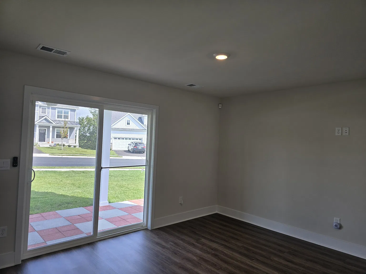 4 bed, 3.5 bath, 1889 sqft, $2,500 — Photo 3