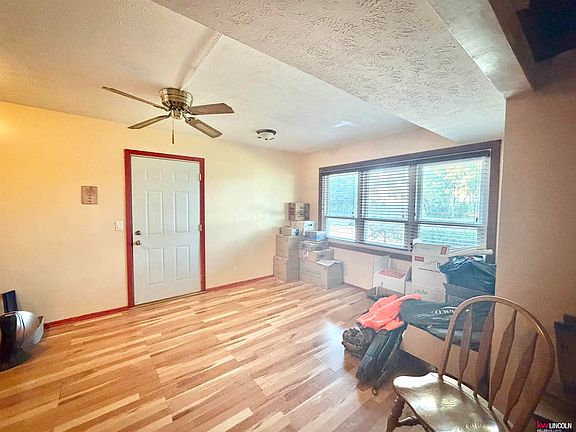 3rd image of 9649 Sprague St