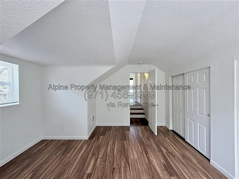 5238 NE 14th Pl — Photo 17