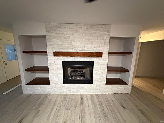2nd image of 711 W Estate Dr