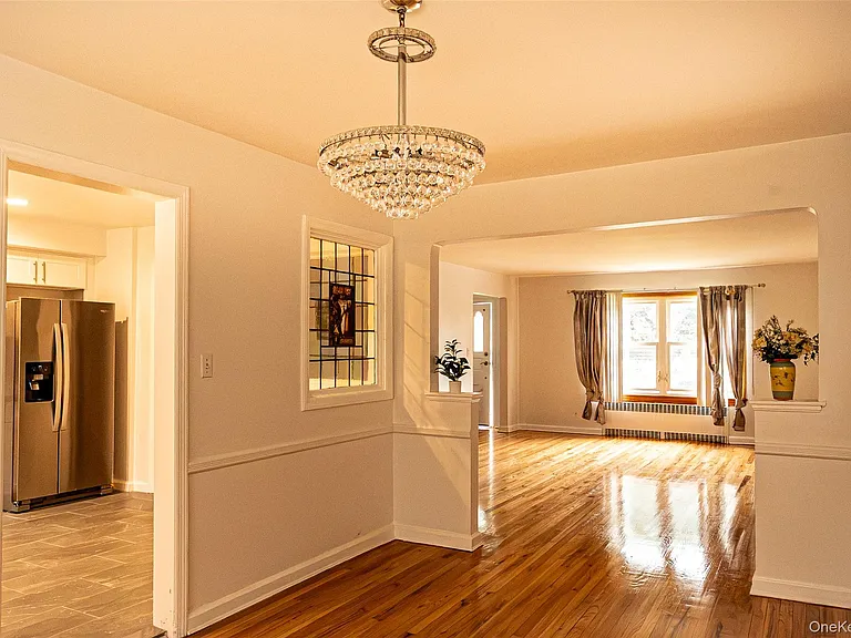121 Manhasset Ave — Photo 13
