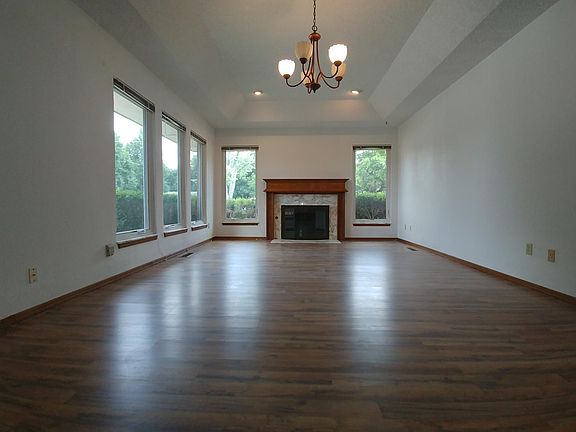5th image of 3405 N Thompkins Ave