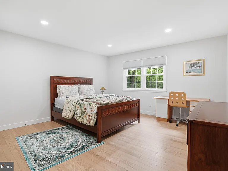 1316 Heller Dr — Photo 49