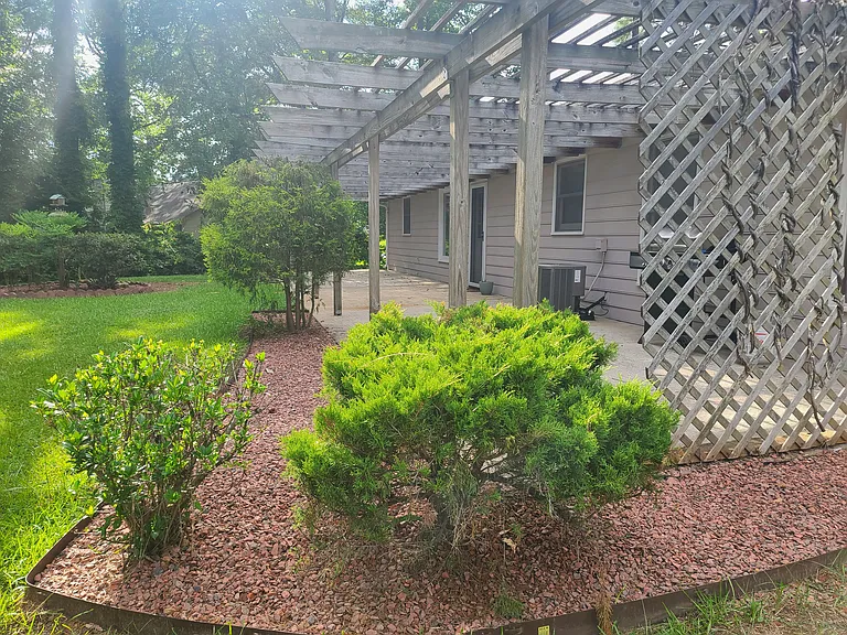 709 Redwood Park — Photo 33