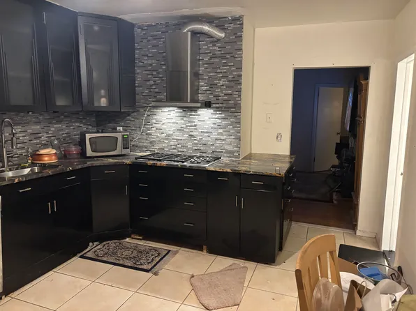 109 Centre Avenue image 2 of 19