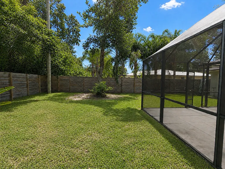 534 Sevilla Dr — Photo 19