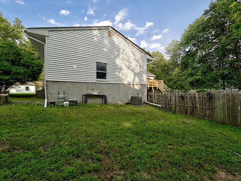 17 Bauers Ln — Photo 8