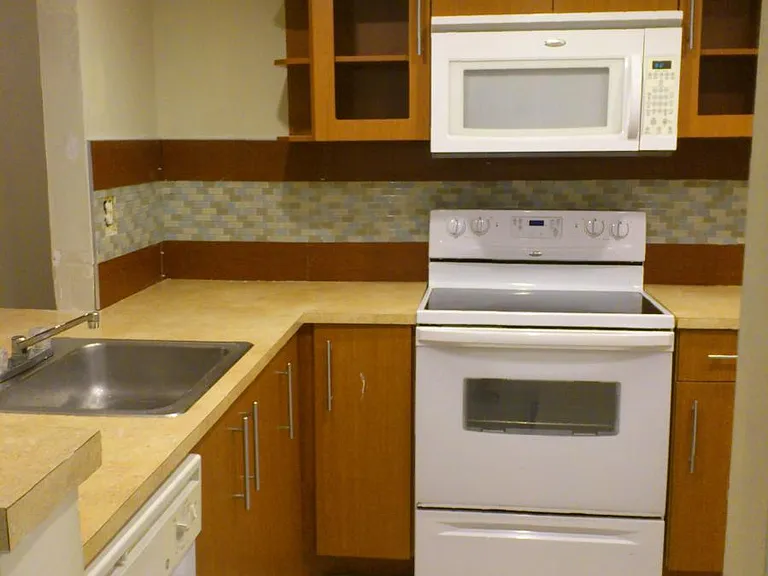 11281 N Kendall Dr — Photo 3