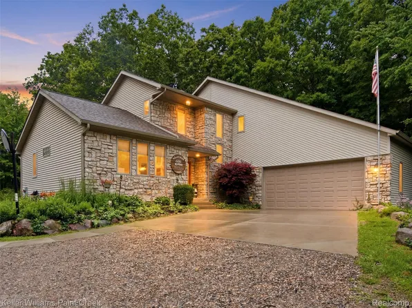 4196 Hosner Rd, Oxford, MI 48370