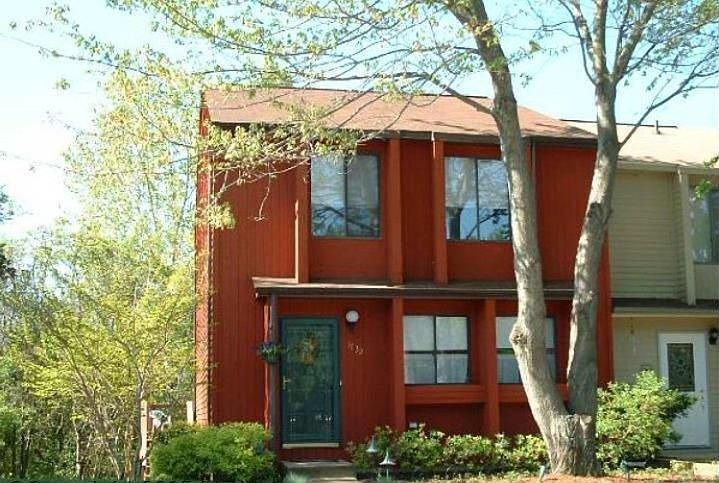 2nd image of 1732 Wood Tree Cir