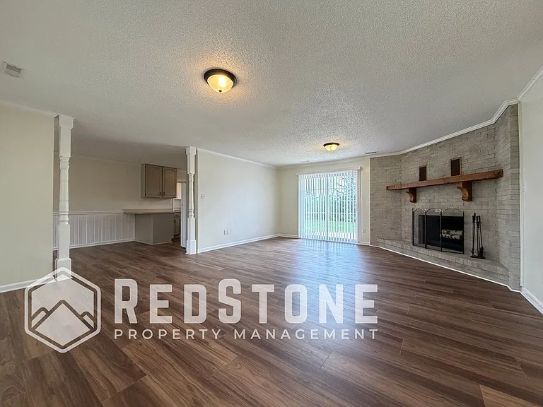 3138 Whitesell Dr #C — Photo 2