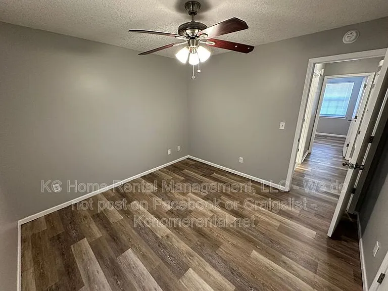 211 NW Barr Rd #C — Photo 18