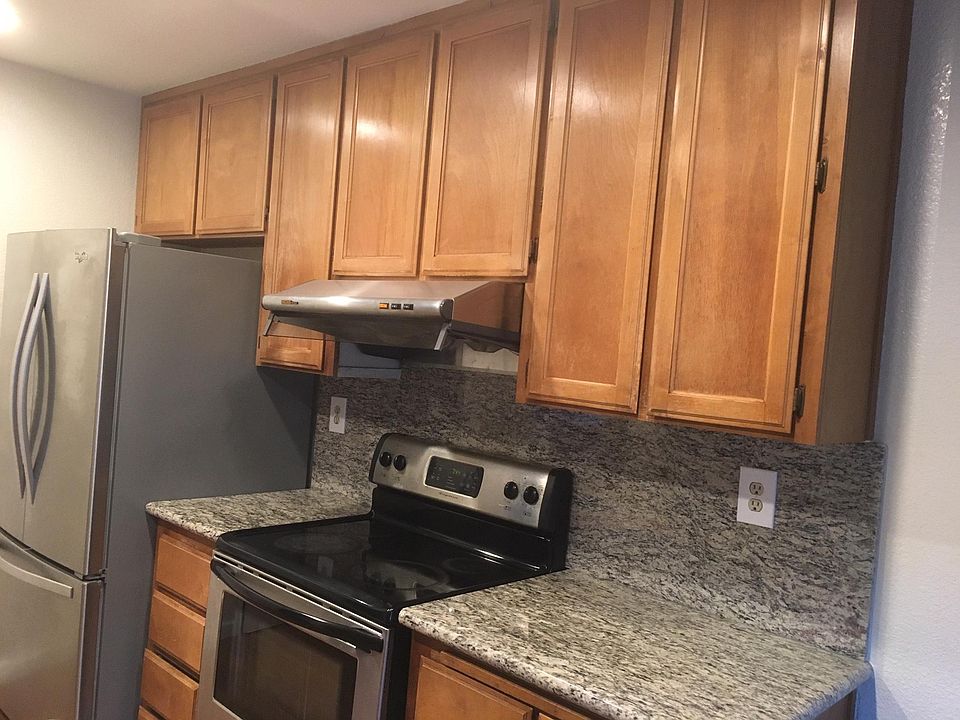 2nd image of 4928 Creekwood Dr