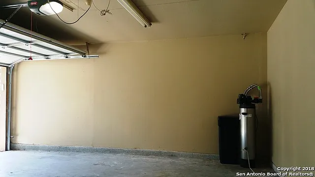 3207 Sackville Dr — Photo 29