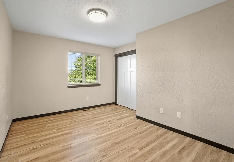 1952 W Yaquina Dr — Photo 27