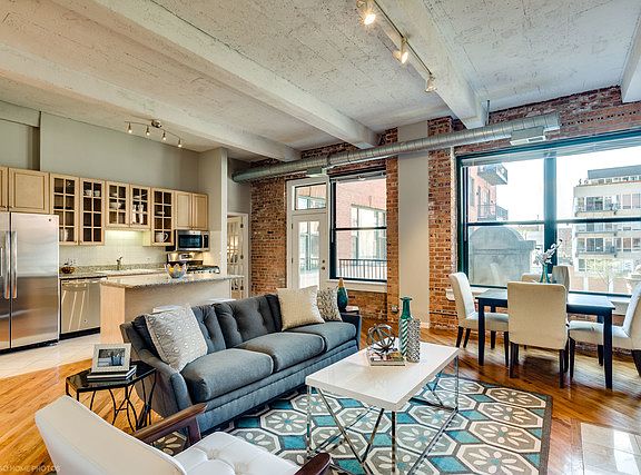 2nd image of 1439 S Michigan Ave APT 208