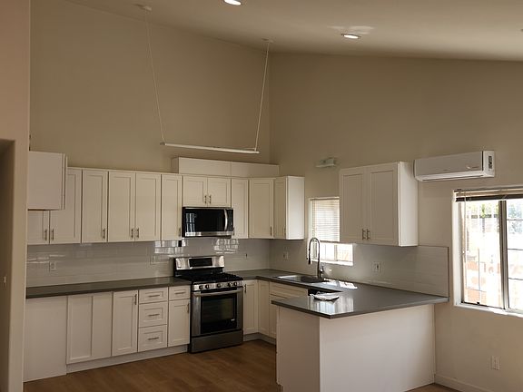 3rd image of 944 N Normandie Ave #944