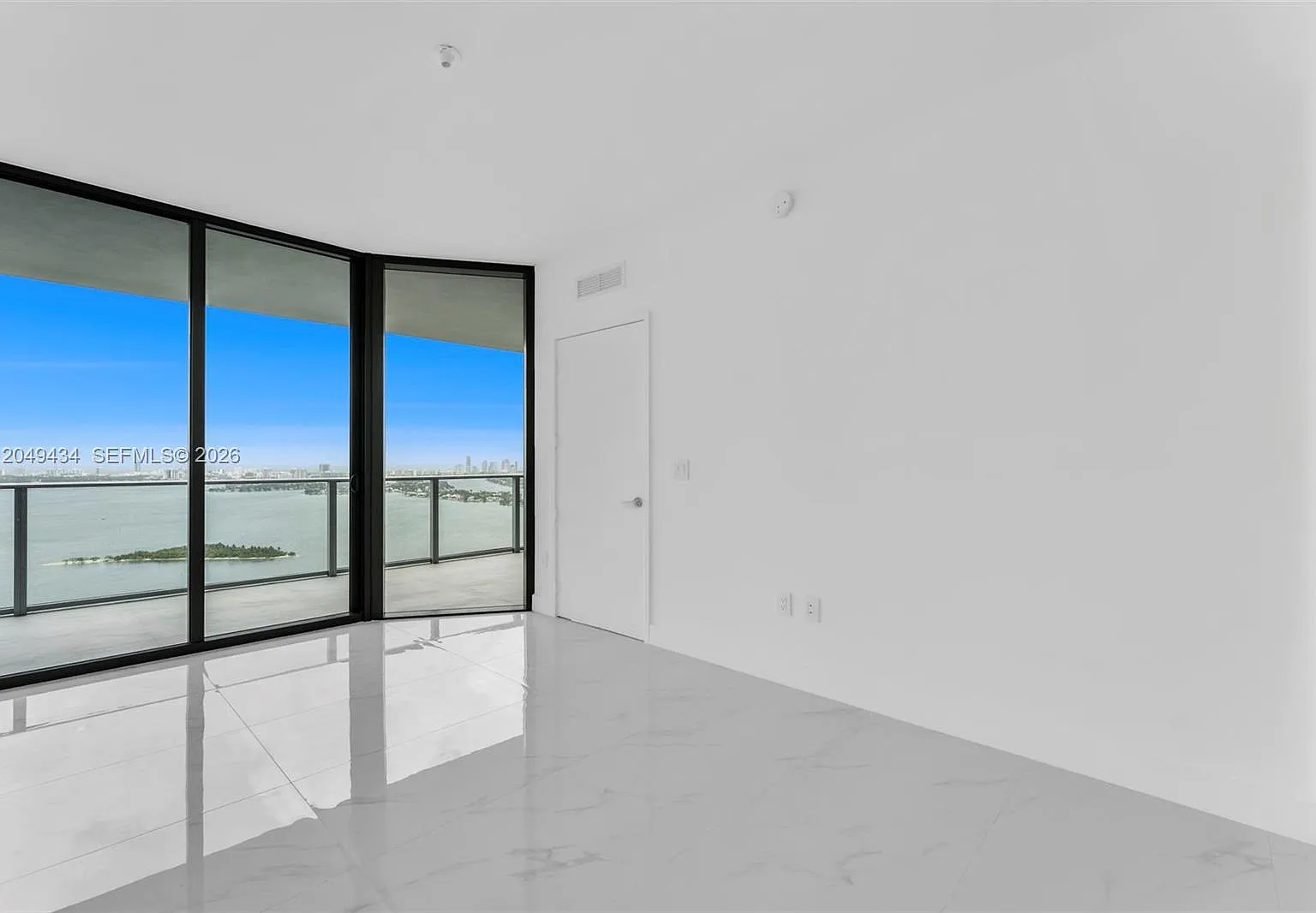 2 bed, 1545 sqft, $9,200 — Photo 3