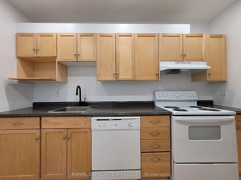 145 Saint Andrew St #1 — Photo 14