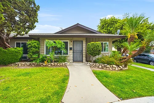 1330/1332 E. Wilshire Ave. Photo 1