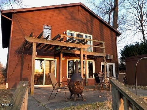 1st image of 61498 N Lakeshore Dr