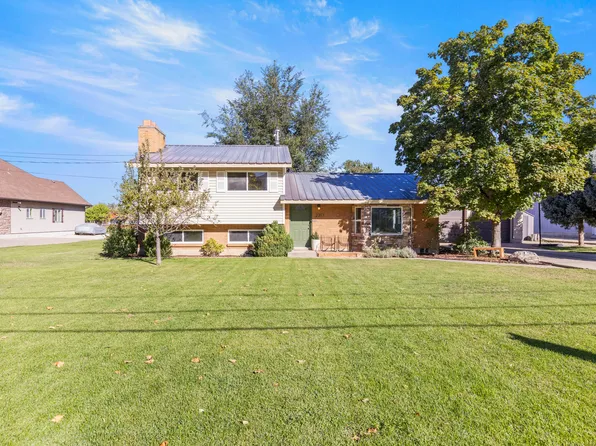 2317 E Oakridge Dr N, Layton, UT 84040