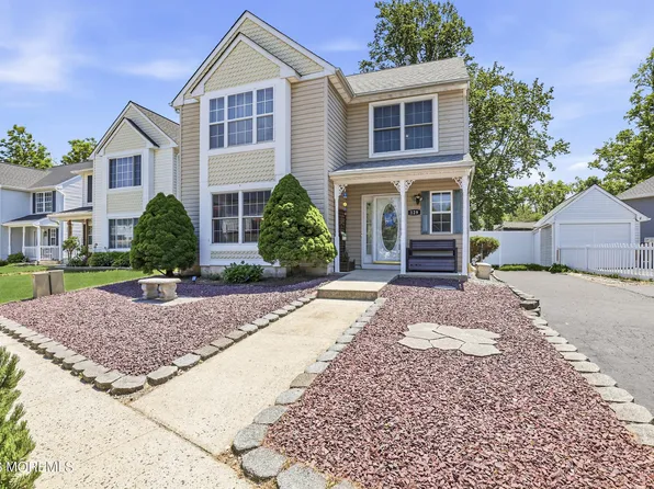 129 Hamlet Court, Toms River, NJ 08753