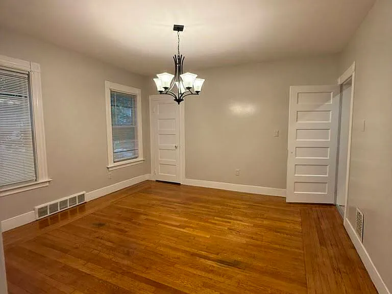 1239 Forest Rd #1 — Photo 5