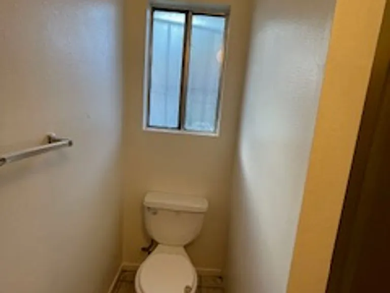 4422 White Ln #A-C — Photo 12