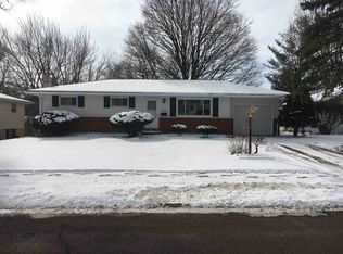 3202 W Birkshire Dr, Peoria, IL 61614