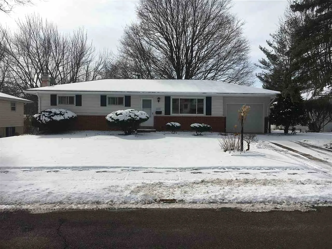 3202 W Birkshire Dr photo 1