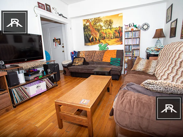 1949 Commonwealth Ave #6 — Photo 2