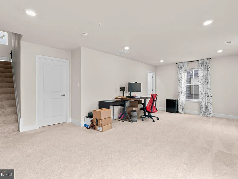 7638 Quartzite Ln — Photo 32