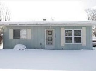 417 11th Ave, Three Rivers, MI 49093