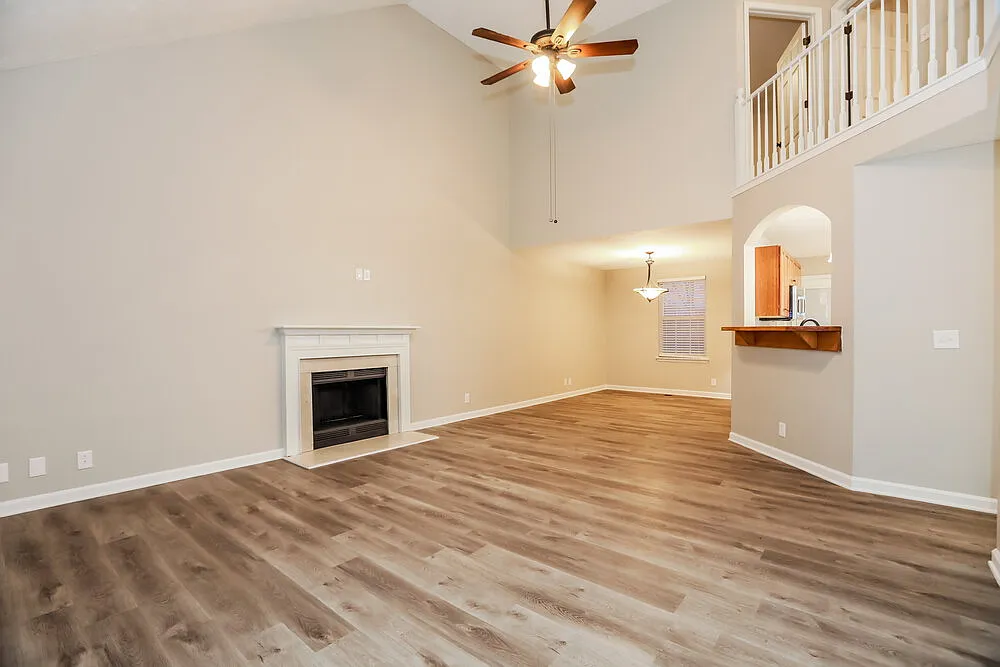 3 bed, 2.5 bath, 2270 sqft, $2,410 — Photo 4