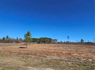 9 Clark Rd, Maxton, NC 28364