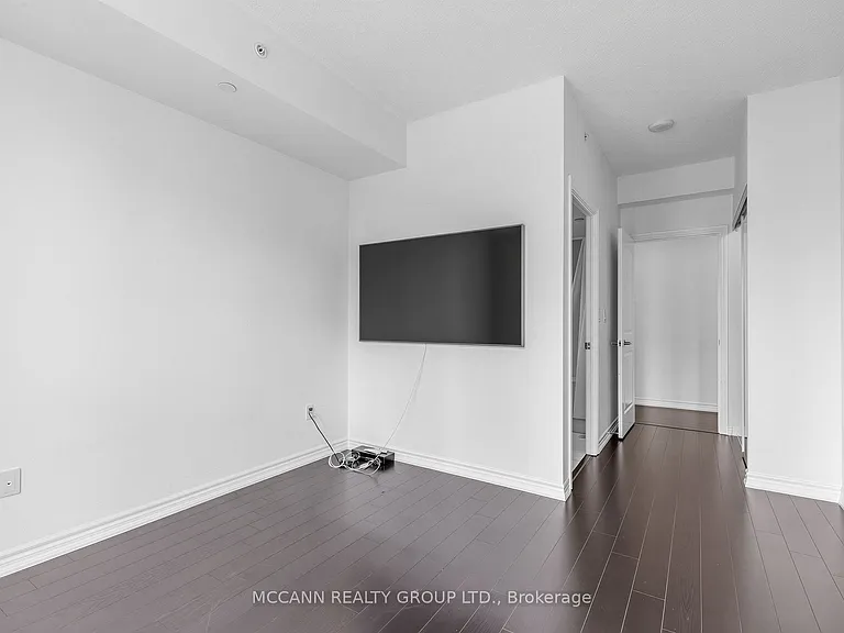 386 Yonge St #3015 — Photo 12
