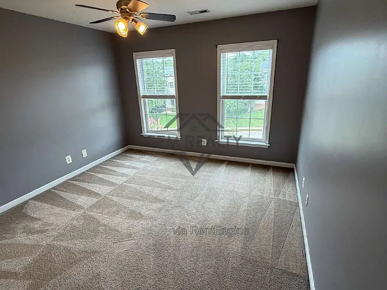 10410 Silver Creek Ct — Photo 45