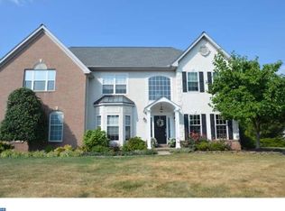 8 Bradley Dr, Wilmington, DE 19803