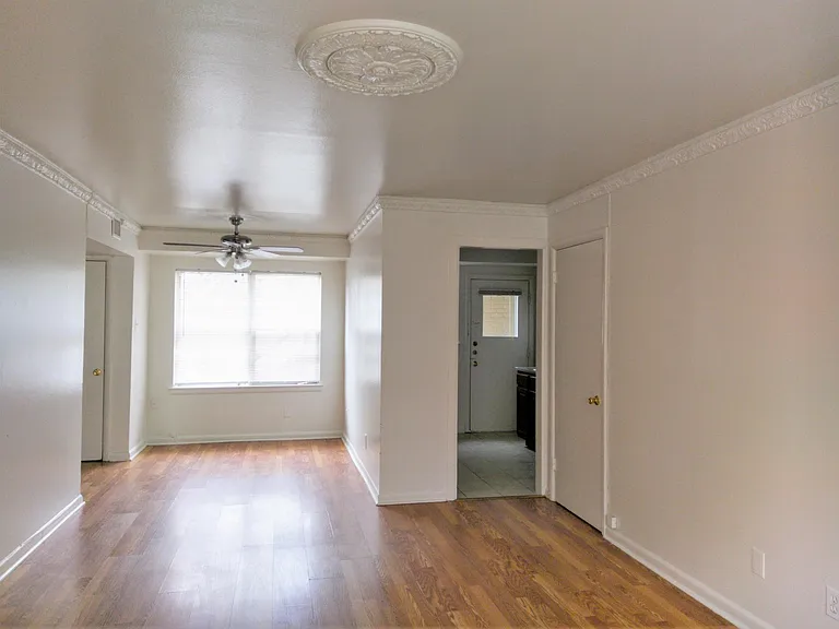 5729 Martel Ave #A — Photo 7