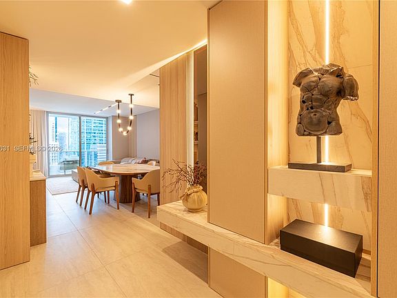 5th image of 77 SE 5th St Unit 2302