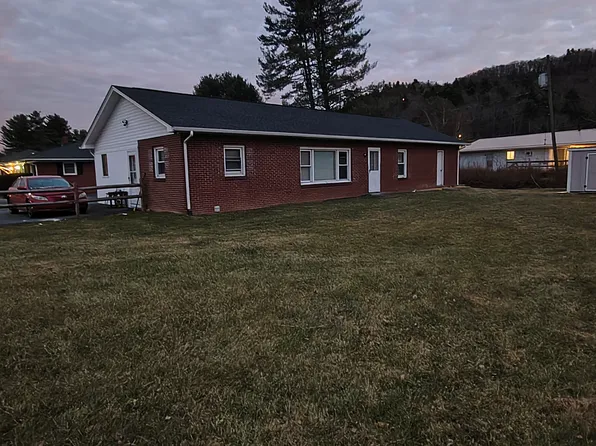 136 Ivy Dr, Boone, NC 28607