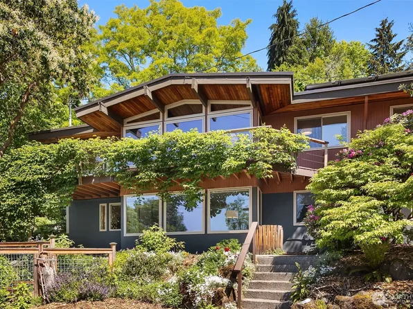 4000 SW Myrtle Street, Seattle, WA 98136