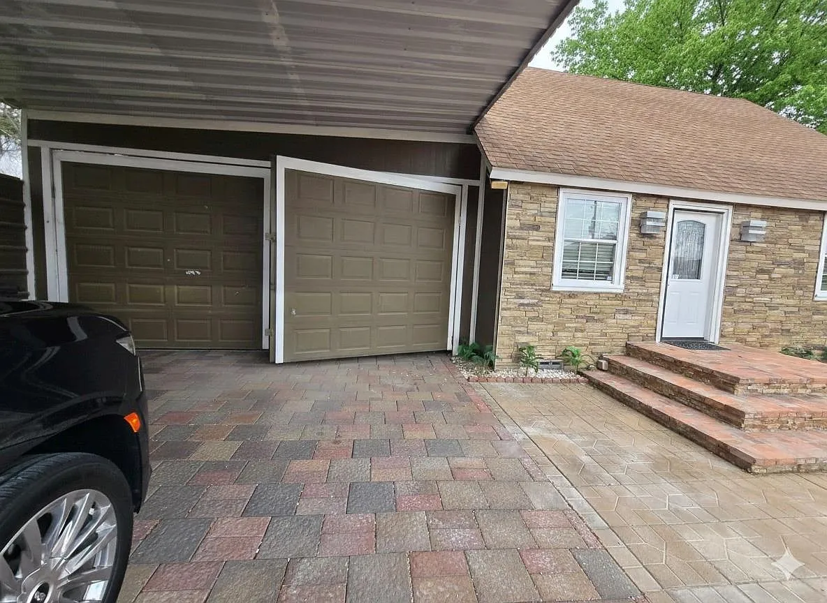 3 bed, 2.0 bath, 1069 sqft, $3,500 — Photo 4