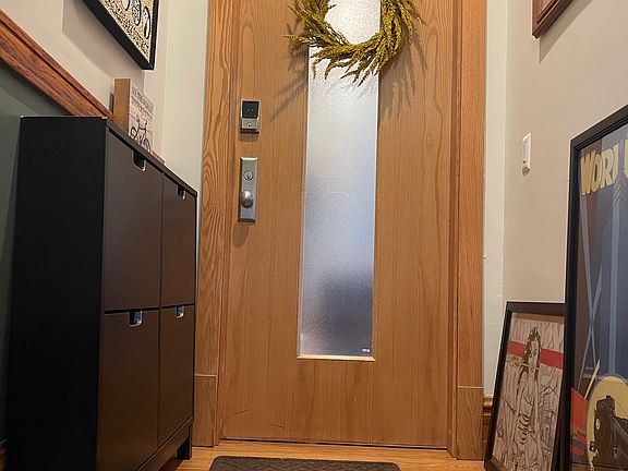 2nd image of 1111 N Sacramento Ave #2