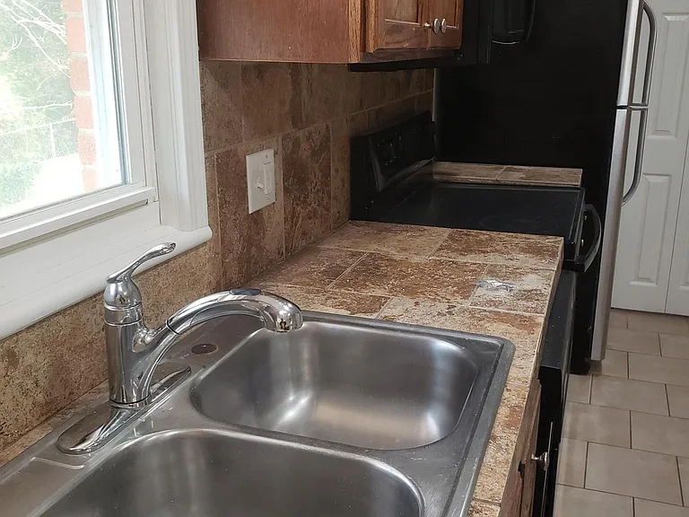 971 Gresham Ave SE — Photo 11