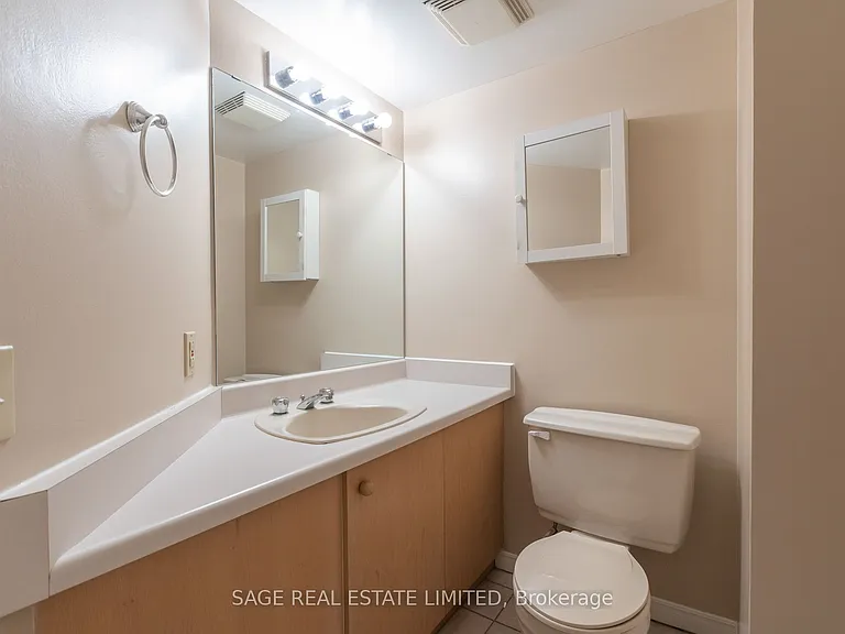 25 George St S #302 — Photo 30