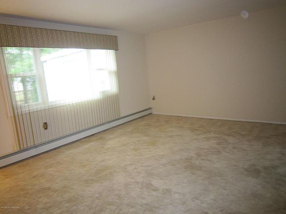 3rd image of 9 Balmoral Ct