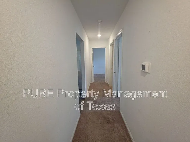 317 Riverdale Dr — Photo 5