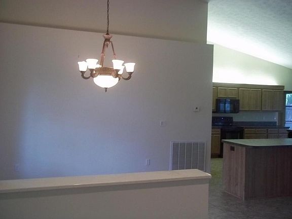 4th image of 1081 SE Spinnaker Ave